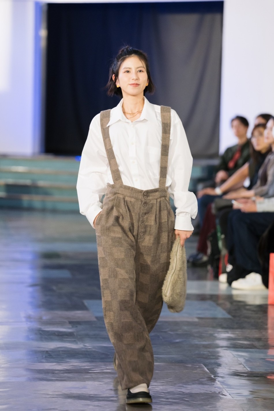 イートアンドホールディングス