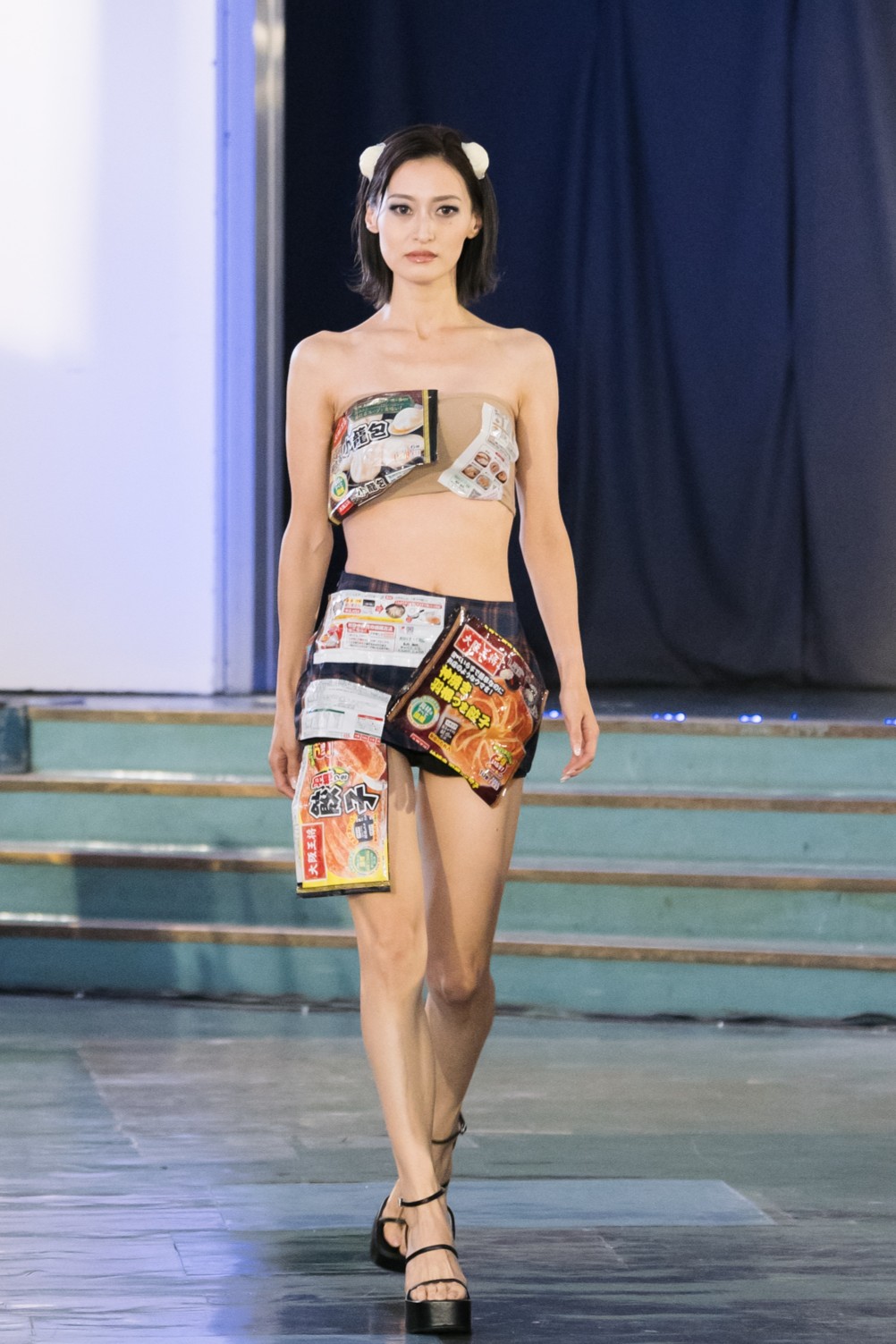 イートアンドホールディングス