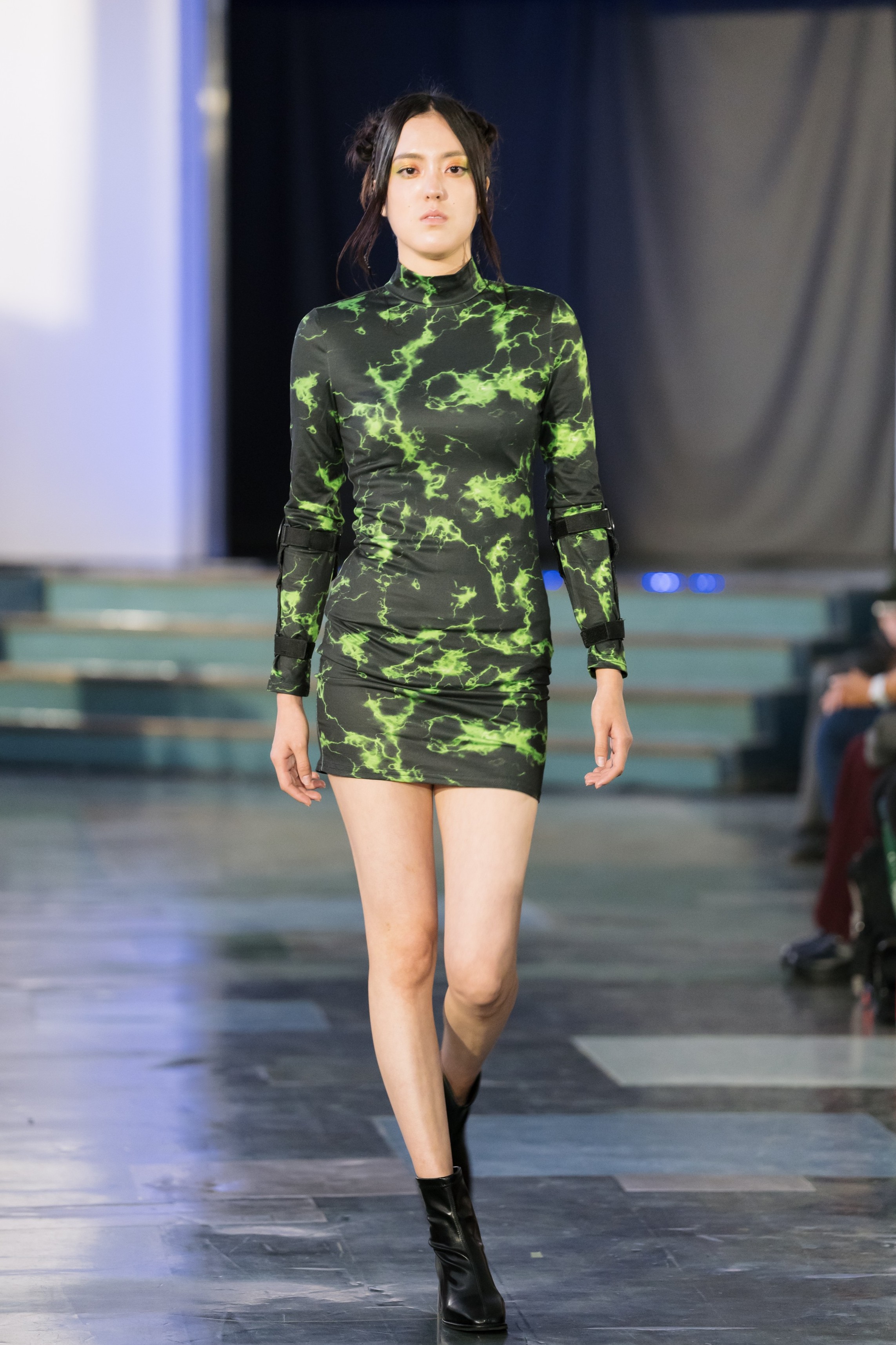 イートアンドホールディングス