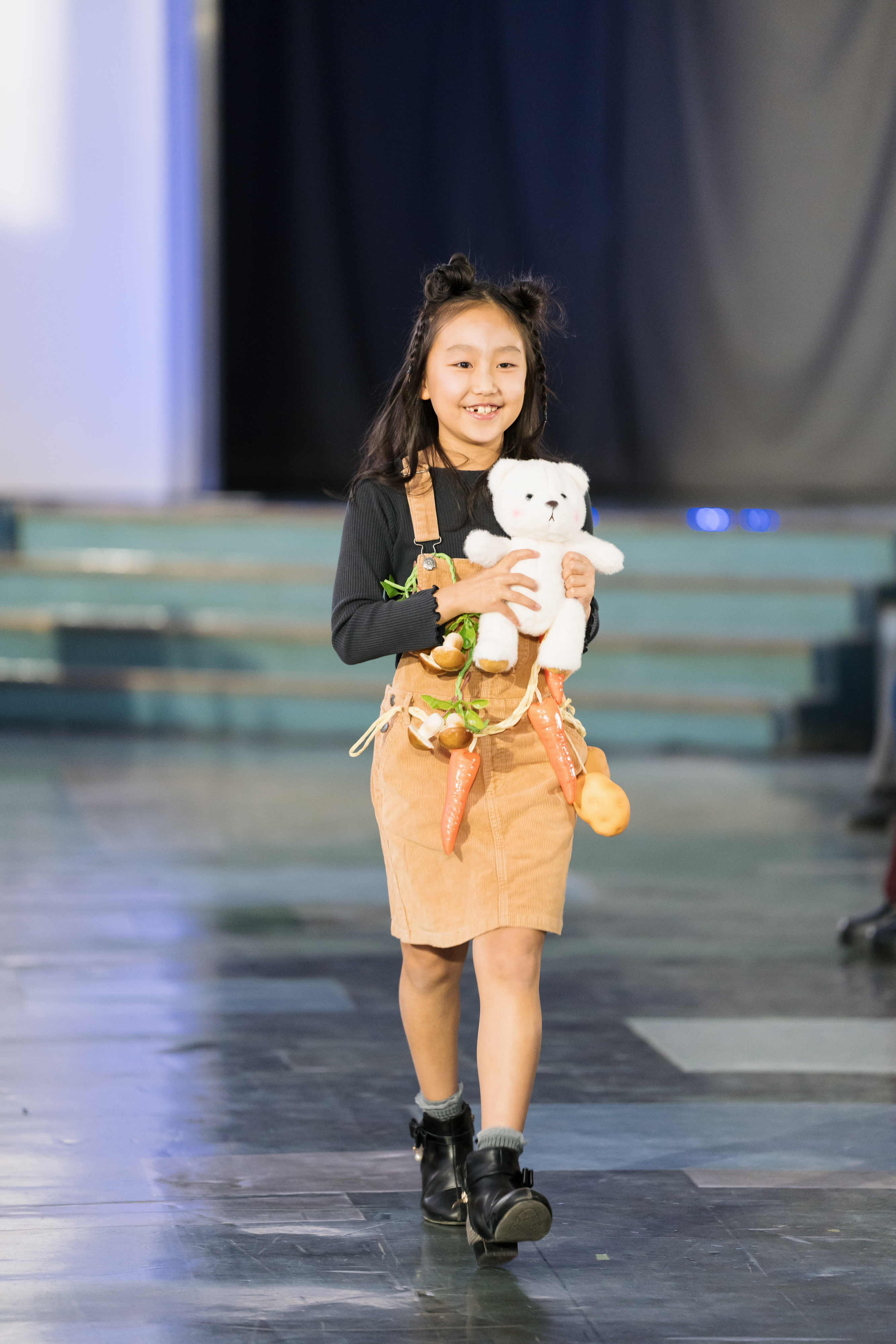 イートアンドホールディングス